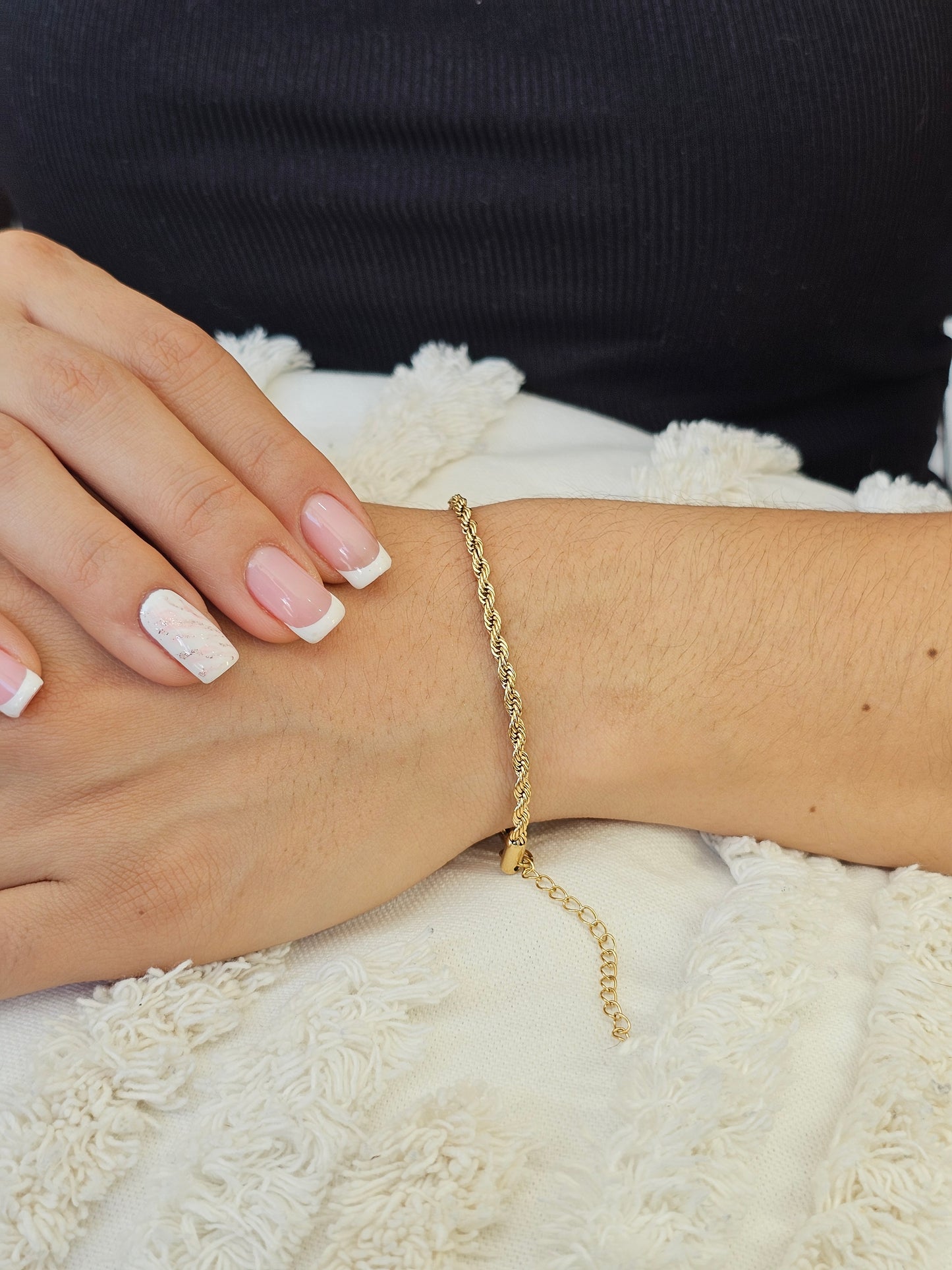 Pulsera Lazo 17 cm x 2 mm – Estilo Minimalista Unisex