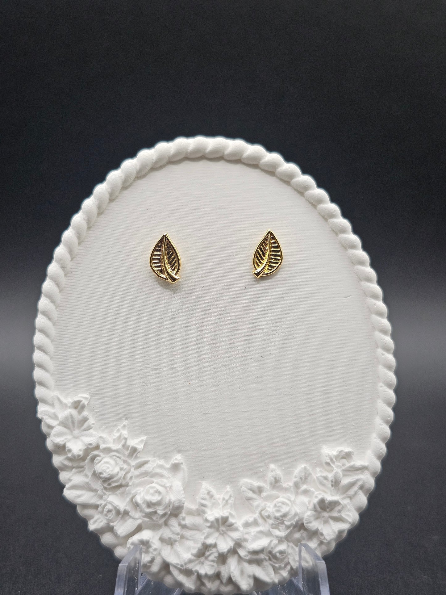 Topo Hoja 8 mm x 5 mm – Inspiración Natural y Estilo