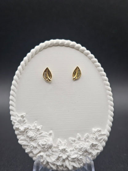 Topo Hoja 8 mm x 5 mm – Inspiración Natural y Estilo