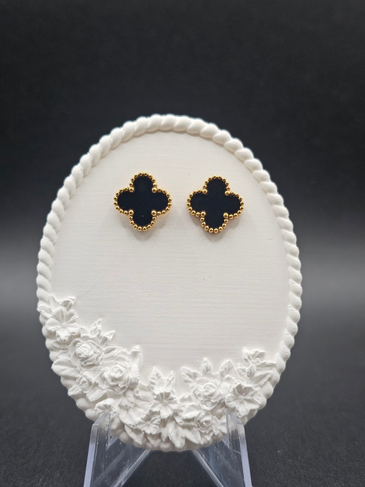 Aretes Van Cleef Negros – Elegancia Icónica