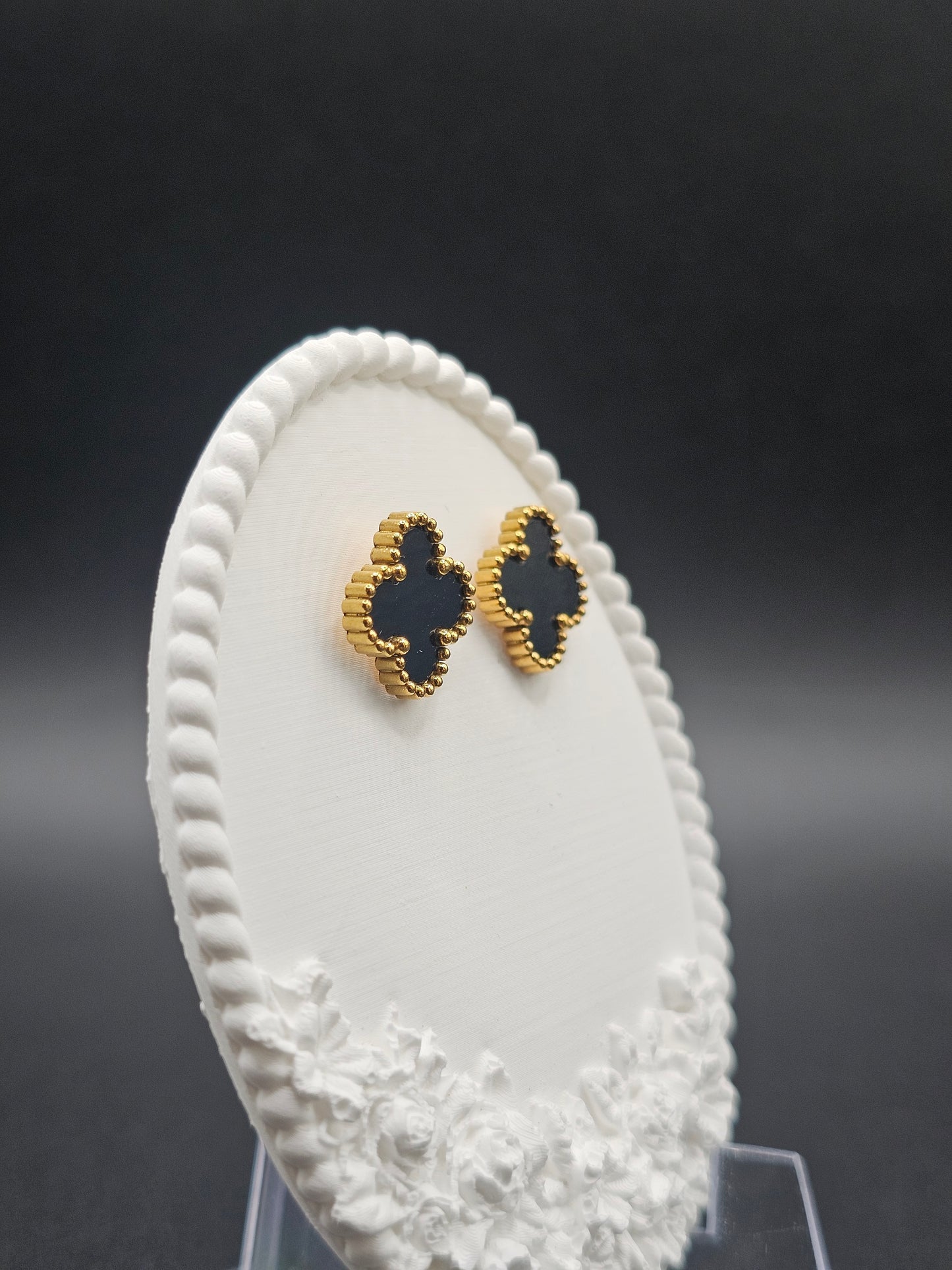 Aretes Van Cleef Negros – Elegancia Icónica