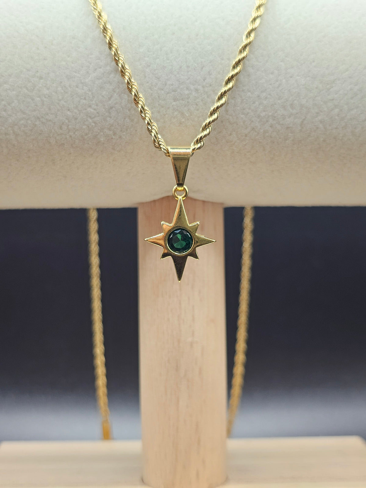 Dije Estrella Circon Verde