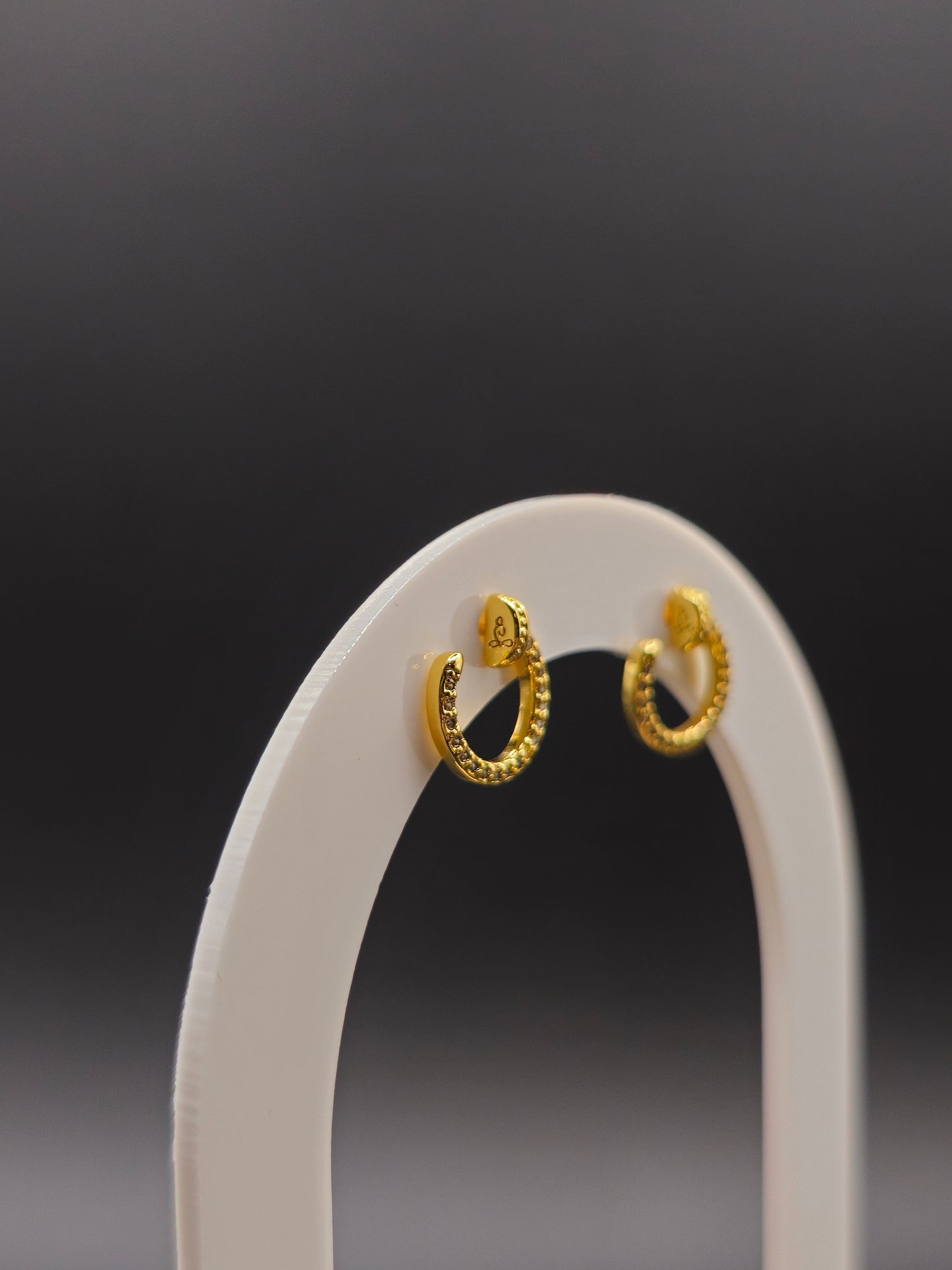 Arete CT Clou 1 cm – Estilo Moderno con Carácter